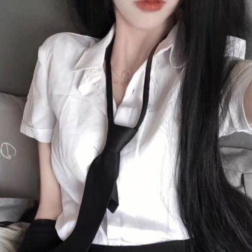 美女荒野逃亡